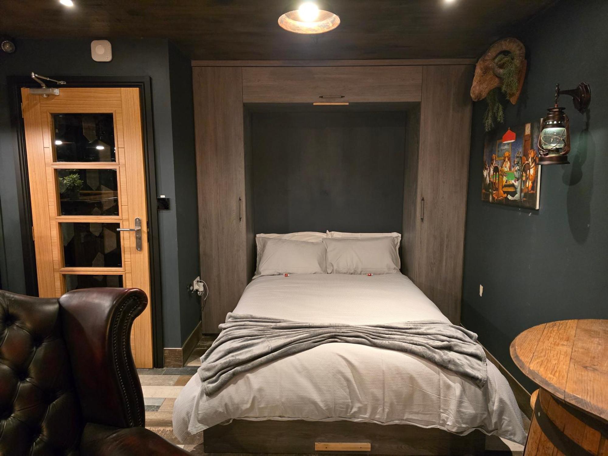The Pub - Unique & Authentic Experience - Free Parking!, 5 Minutes From Airbus And The Mall Cribbs Bristol Exteriér fotografie