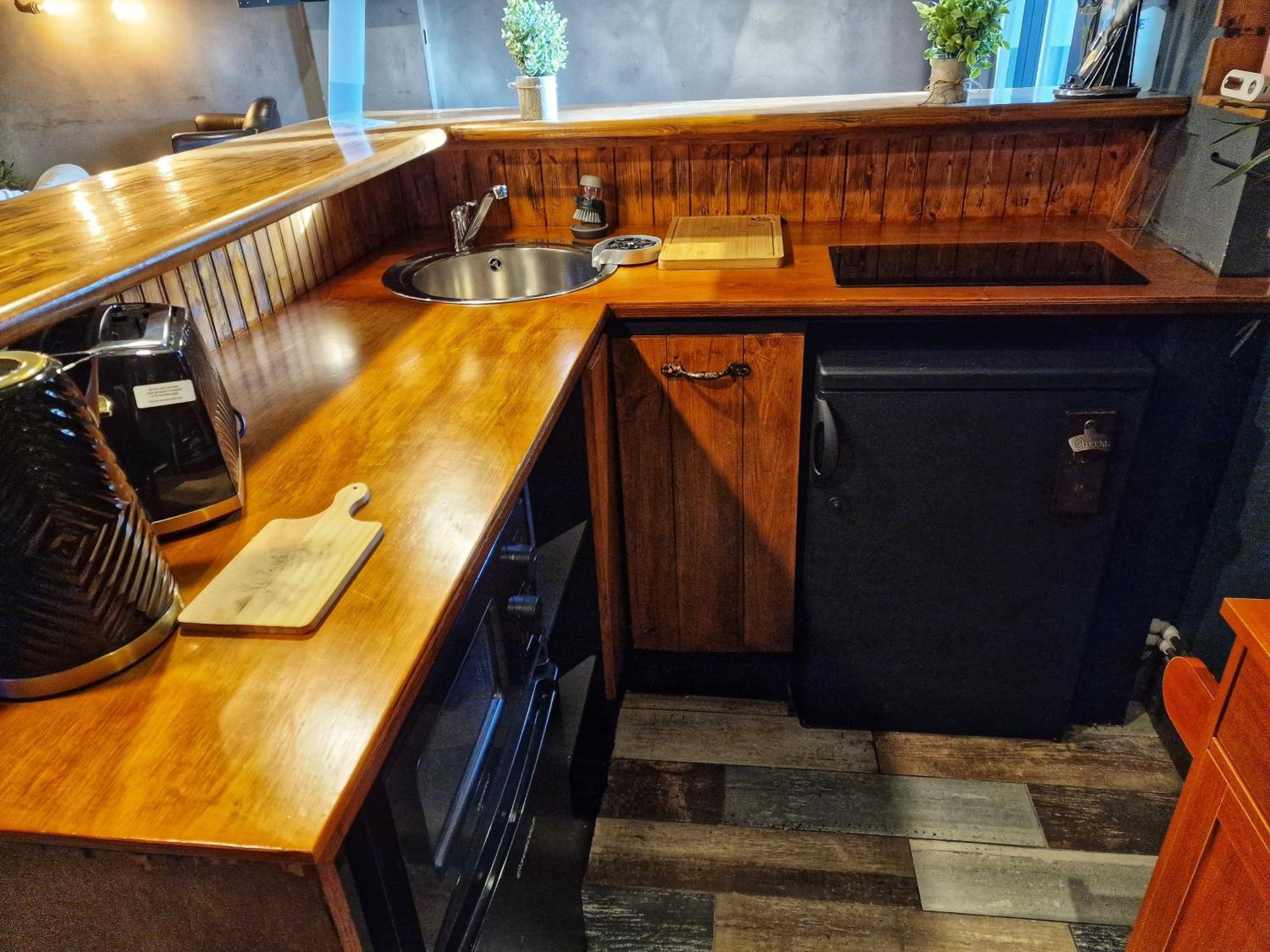The Pub - Unique & Authentic Experience - Free Parking!, 5 Minutes From Airbus And The Mall Cribbs Bristol Exteriér fotografie